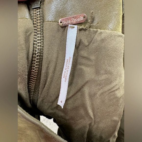 FREE PEOPLE Modern Femme Olive Green Vegan Leather Suede Skirt Mini Size 4 - Picture 6 of 6